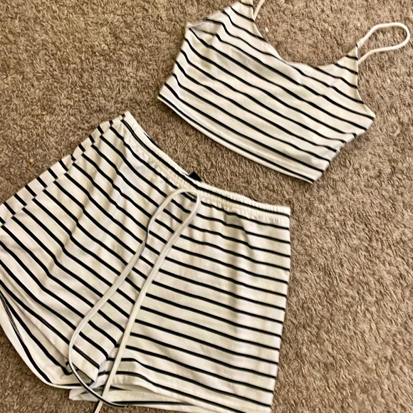 white and black striped matching outfit of shorts and cropped tank - Picture 1 of 2
